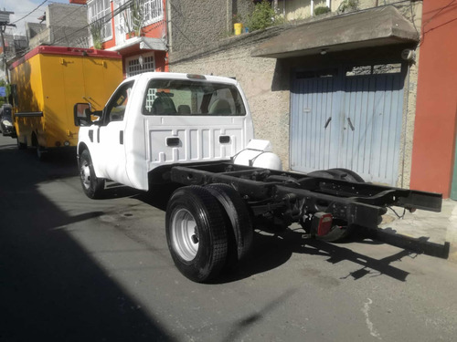 Imagen 10 de 14 de Camioneta Ford F-350 Mod.2010 Austera Gas Lp.