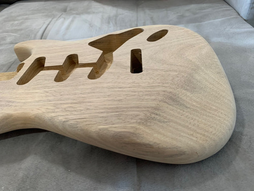 Imagem 2 de 5 de Corpo Guitarra Modelo Strato Em Cerejeira