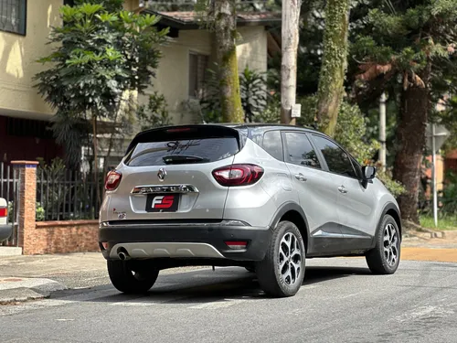 Renault Captur 2.0 Intens Automática