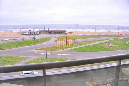 Imagen 21 de 30 de Apartamento En Brava, 3 Dormitorios