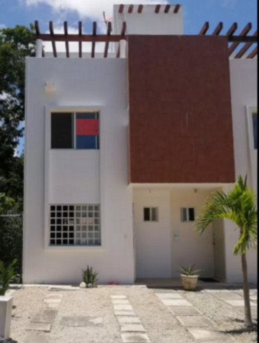 Casa En Residencial Los Olivos, Solidaridad, Quintana Roo. Ym5