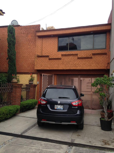 Casa Con Seguridad En Cerrada En Xochimilco