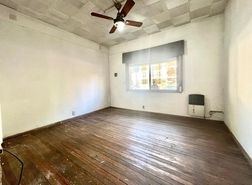 Imagen 7 de 30 de Casa En Venta A Reciclar En Villa Del Parque. A Precio De Departamento. Oportunidad Unica.