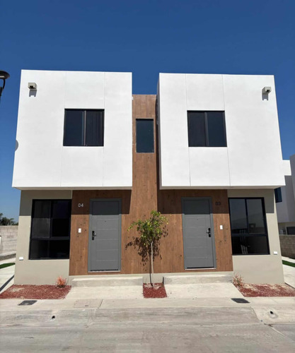 Casas En Venta En Privada Tijuana Área La Presa, $2070,000
