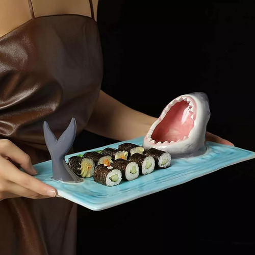 Prato De Sushi De Tubarão, Tábua De Queijos, Petiscos