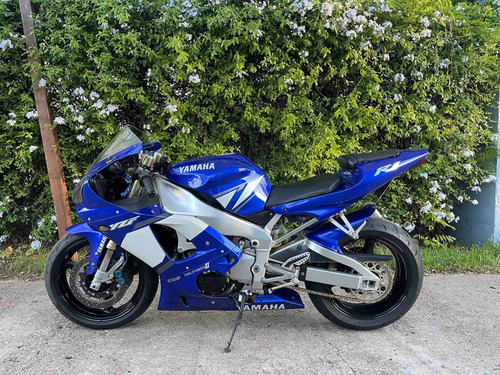 Yamaha R1