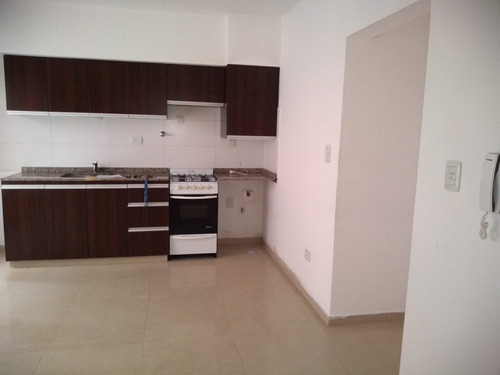 Departamento De 2 Ambientees Venta Ituzaingo