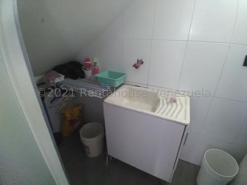 Imagen 8 de 30 de Apartamento En Venta En Nueva Segovia Este De Barquisimeto Lara 0-4-2-4-5-9-3-7-5-4-2/ Rent-a-house Centro Occidente Vende Código: 22-4947