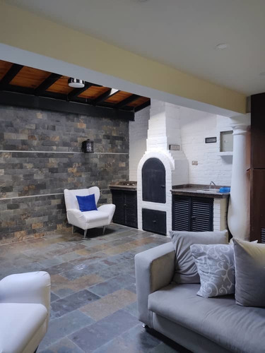 Imagen 5 de 14 de Excelente Tonwhouse Conj Res Los Eucaliptos. Llano Alto Carr