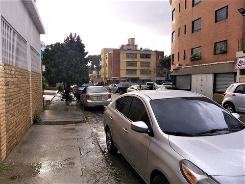 Imagen 5 de 8 de Campo Claro Se Alquila Oficinita 15 M2, Bien Ubicada