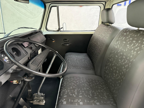 Volkswagen Kombi Kombi Pick-Up 1.6 (cab. simples)