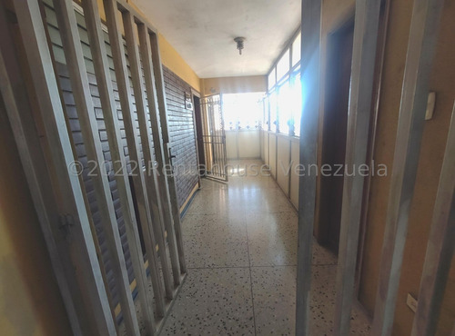 Imagen 15 de 30 de Rent-a-house Centro Occidente Vende Oficina En El Centro De Barquisimeto A 1 Cuadra De La Plaza Bolivar, Estado Lara, 0-4-2-4-5-9-3-7-5-4-2