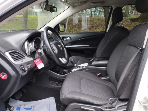 Imagen 9 de 11 de Dodge Journey 2017 2.4 Se Fl 7 Puestos
