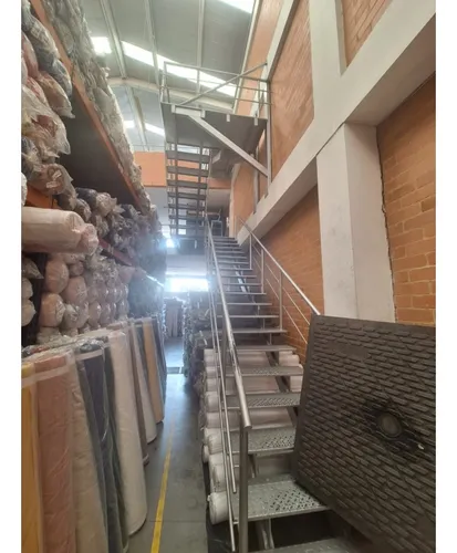 Bodega En Venta, Barrios Unidos, Sobre Vía Principal