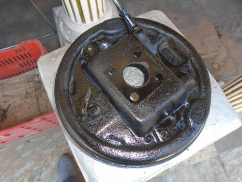 Imagen 3 de 3 de Vendo Plato De Rueda Trasero Izquierdo De Nissan Platina 05