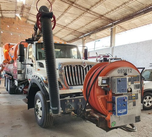 International Vactor 2100