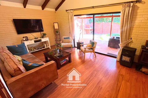 Amplia Casa, 4 Dormitorios, 3 Baños, Peñalolén
