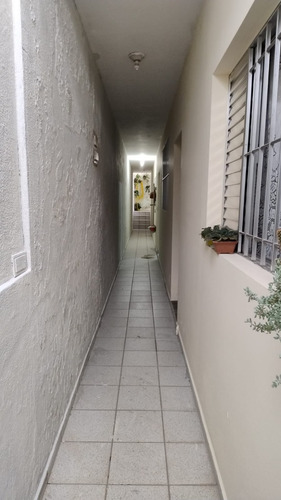 Casa Com 3 Quartos, 2 Banheiros, Salão De Festas Com Churrasqueira, Copa Cozinha, Sala Ampla E Edicula