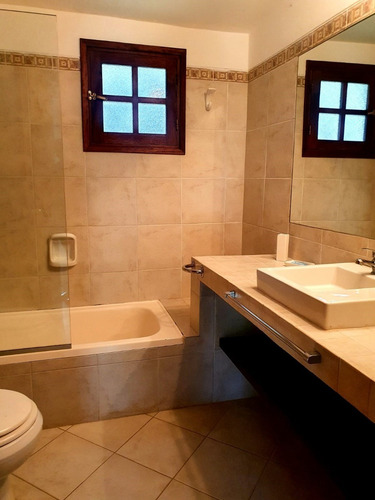 Imagen 18 de 24 de Casa Alquiler Solanas Vacation Club / 3 Dorm - 8 Personas.