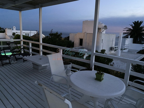 La Barra, 3 Suites Y Servicio, Gateando Al Mar. Pileta. 200 Construidos Y 150 M2 En Decks. Aa. Vista A Olas. Ruta Al Mar!- Ref: 6236