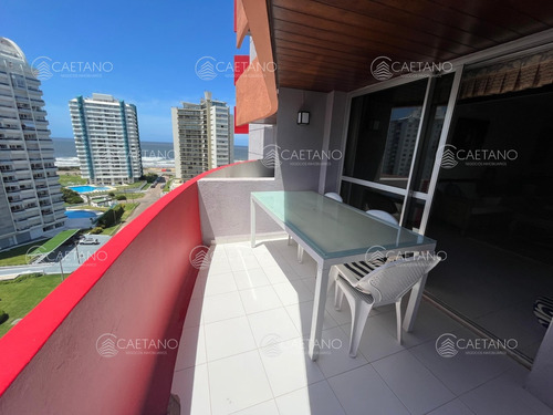 Venta Apartamento De 2 Dormitorios Con Amplia Planta En Punta Del Este