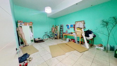 Casa Con Ambientes Amplios En Buena Ubicacion