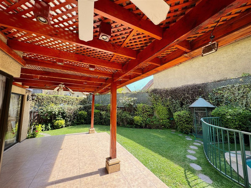 Casa En Arriendo De 5 Dorm. En Huechuraba