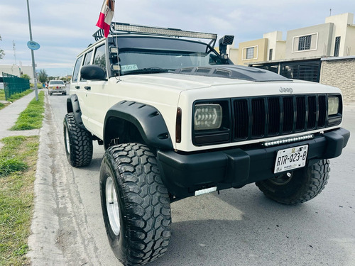 Jeep Cherokee Cherokee Sport 4x4 At