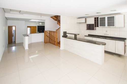 Casa Em Cavalhada Com 3 Dormitórios - Lu429078
