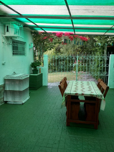 Chalet La Esquina, ,ubicada En Piriapolis Barrio La Gloria