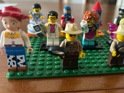 Lego Lote Minifiguras Originales 16 Minifiguras (Usado)