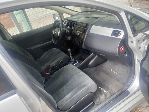 Nissan Tiida 1.8 Acenta