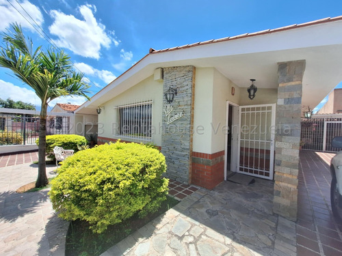 Casa En Venta En En Excelente Zona Residencial Maracay Viva Tranquilo Seguro Y Todos Los Servicios  Nela 24-3813