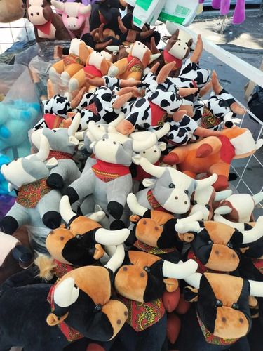 Peluche Torito Con Pañuelo - Toro Suave 38 Piezas De 28 Cm Café