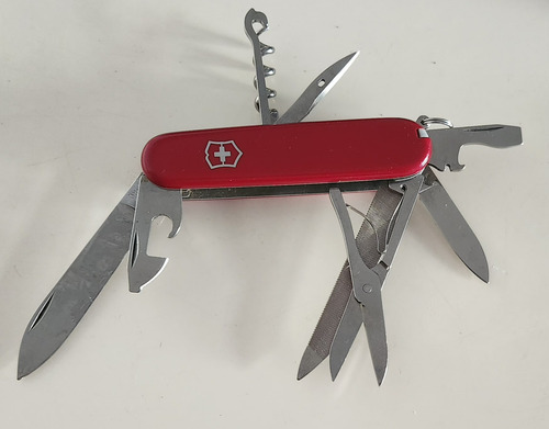 Navaja De Bolsillo Victorinox Ejercito Suizo 12 Usos Rojo (Usado)