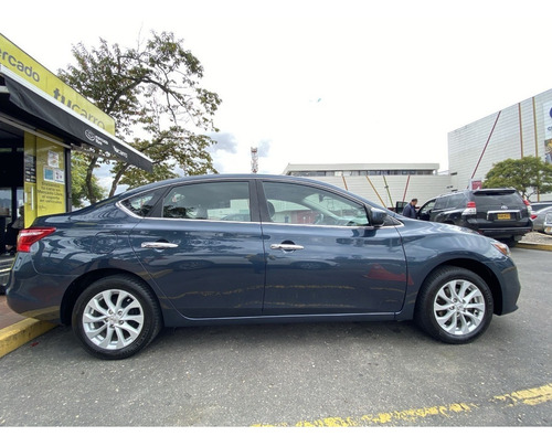Imagen 8 de 20 de Nissan Sentra B17 Sense 1.8