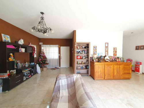 Imagen 5 de 30 de Casaquinta En Venta Con Pileta En Ruta Sol.permuta