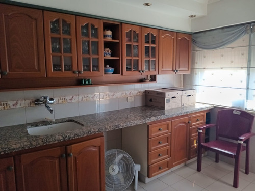 Semi Piso En Alquiler Y/ó Venta Excelente Estado. Ubicado En Sarmiento Esquina Videla. Quilmes Centro. Alquiler U$s 1.800.-, Piso 5°.