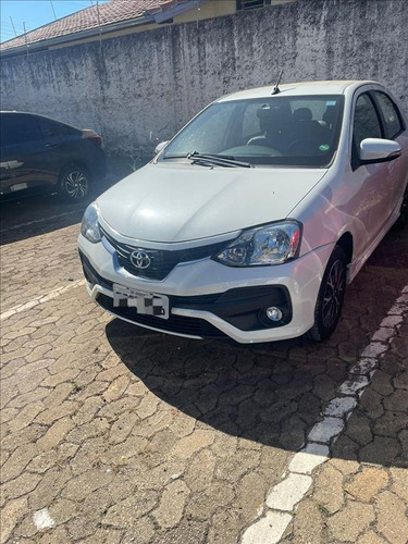 Toyota Etios 1.5 PLATINUM SEDAN 16V FLEX 4P AUTOMÁTICO