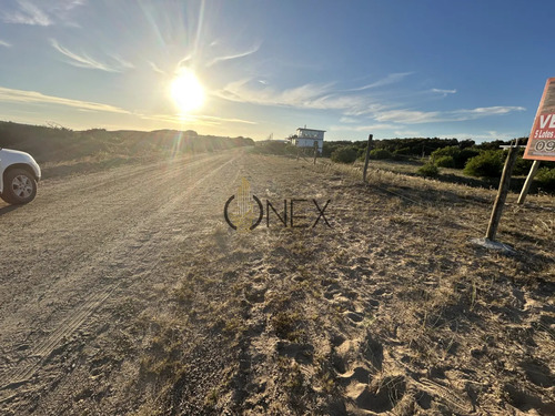 Vendo En Primera Línea Del Mar 2450 M2