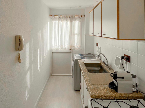 Imagen 9 de 12 de Departamento De 1 Dormitorio Con Balcón Y Cocina Separada En Lourdes
