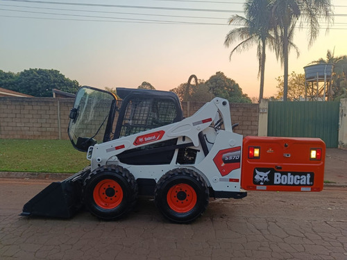 Mini-carregadeira Bobcat S570 Ref.236911