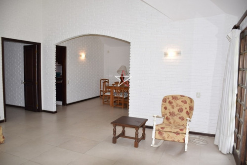 Casa En Roosevelt, 3 Dormitorios *- Ref: 837