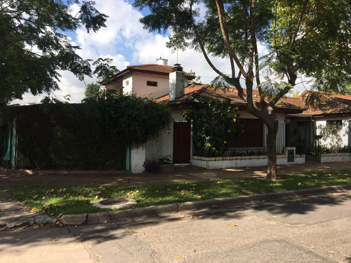 Venta Chalet 6 Ambientes En Bella Vista