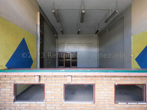 Edificios Comercial En Venta En Centro Barquisimeto Lara -- %%m-c-t%% Cod. 24 Guion 5 3 8 1