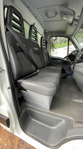 Imagen 7 de 12 de Iveco Daily 2020 3.0 Chasis Cs 136cv 35c14 3750