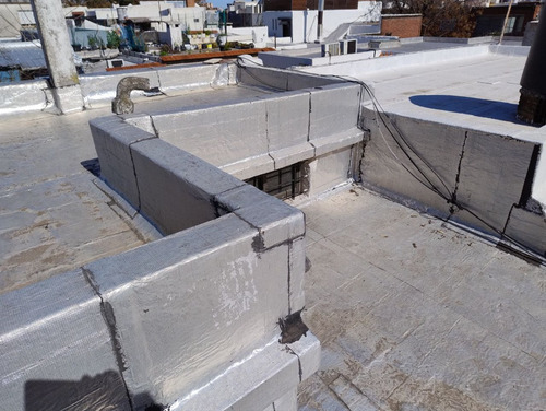 Parque Batle Venta Apartamento 2 Dormitorios En Pb Con Patio Al Frente.