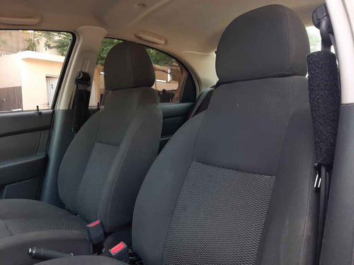Chevrolet Aveo 2017 4p Ls L4/1.6 Aut Linea Anterior