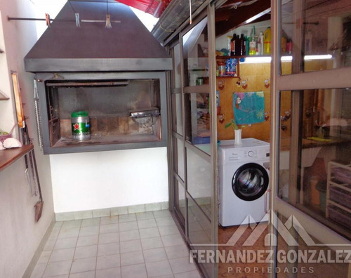 Chalet En Venta De 5 Amb. En 2 Plantas Con Patio