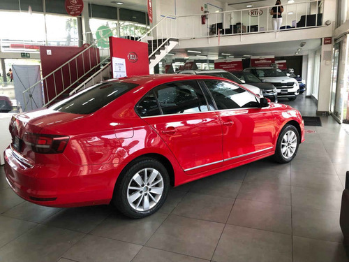 Imagen 5 de 15 de Volkswagen Jetta 2018 4p Comfortline L5/2.5 Aut